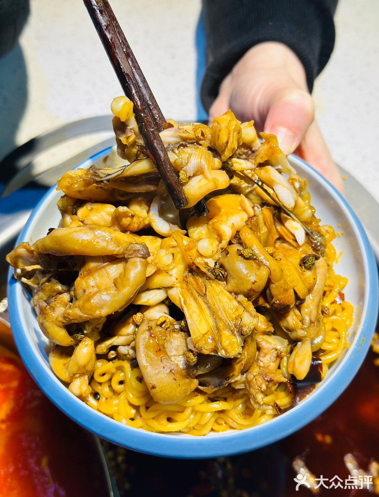巨好吃的美蛙鱼头火锅😋还能解锁N多吃法