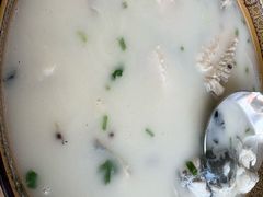 奶汤鱼头-美顺香食府鱼头老店(雪野湖店)