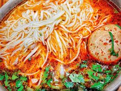 -亮亮面馆(经六路店)