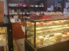 面包甜点陈列柜-红宝石·鲜奶小方·海派西点房(南丹店)