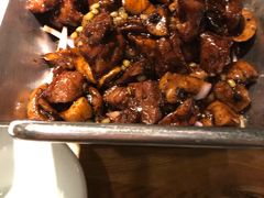 麦仁鲜蘑爆牛仔粒-弄堂里(雨花客厅店)