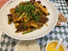 麻辣香锅-拿渡·水煮鱼麻辣香锅(王府井奥莱·香江小镇店)