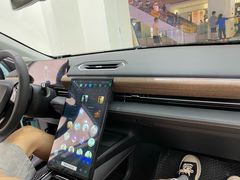 -小鹏汽车(北京龙湖长楹天街销售中心)