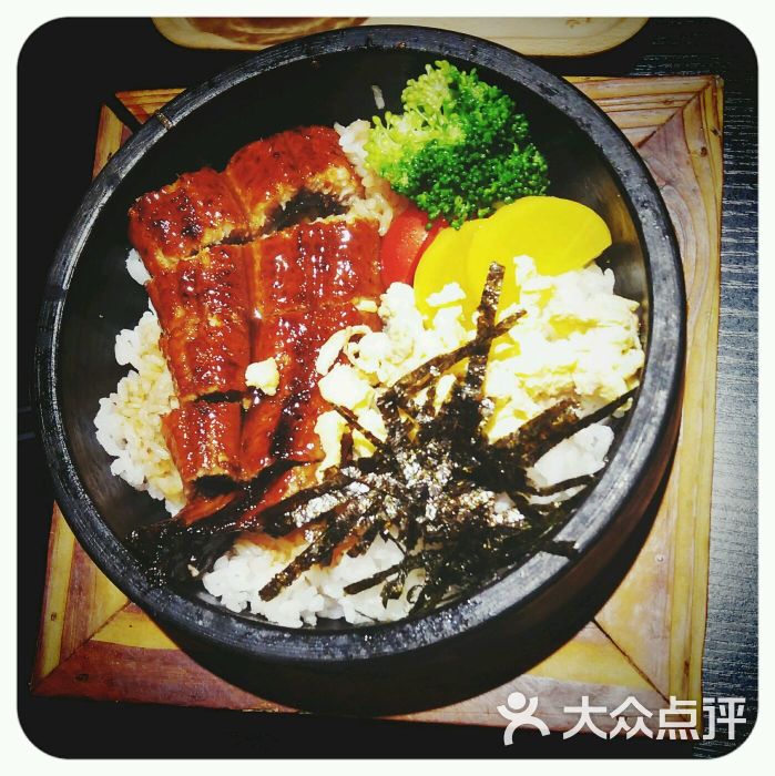 石锅鳗鱼饭