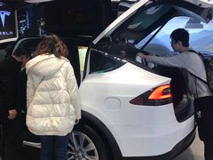 -TESLA 特斯拉(上海太古汇体验店)