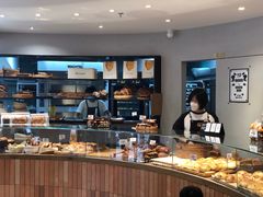 面包甜点陈列柜-方炉·天然食材面包店(青秀店)