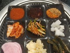 -烤路里·韩国品质自助烤肉(石路天虹4号店)