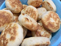 芝麻烧饼-穆得·老周家牛肉烧饼(普利街店)