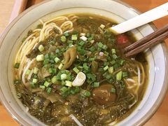 酸菜米线-呼啦面馆·头牌豌杂面(爱琴海店)