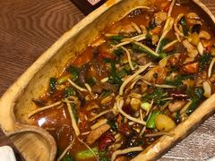 -老滇山寨•云南特色菜•地方菜•民族风情歌舞表演(金碧店)