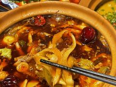 -李双猪·小龙虾·烧烤·羊肉煲(乐山店)
