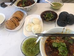 -李与白包子铺(桐梓林店)