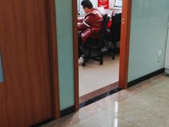 -茂菊口腔连锁(浦东南路店)