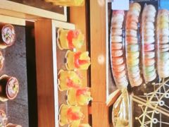 -雍容荟帝王蟹活龙虾展台自助(IFS黑金店)