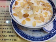 -广信牛奶甜品世家(台东店)