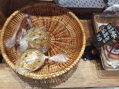 -沁屋面包店(人民东路店)