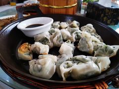 荠菜肉馅饺子-胡老三家土菜馆·老店地方特色菜·招牌茅山地锅老鹅