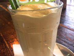 牛油果奶昔-MIKAKU(万达广场上海宝山店)
