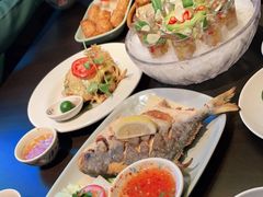 -大头虾越式风味餐厅(光明广场店)