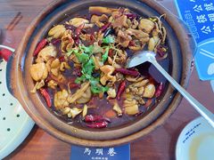 肥肠牛蛙砂锅-马头巷·食景园(苏州总店)