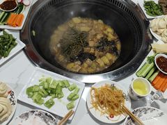 -哈尔滨烧烤·山河村铁锅炖(交大店)