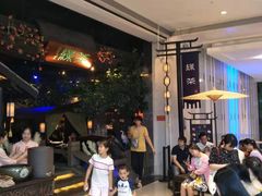 等位区-绿茶餐厅(深圳龙华天虹购物中心店)