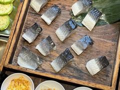 -围炉肉舍•炭烤活鳗•丹东海鲜烤肉(步行街店)