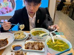 -财兜兜大黄山小馄饨