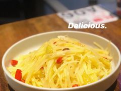 酸辣土豆丝-龙巢盱眙龙虾·牛蛙·烧烤宵夜(八卦岭店)