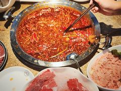 -茅草房·河畔园林火锅