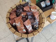 -星巴克(成都市中海右岸环宇坊店)