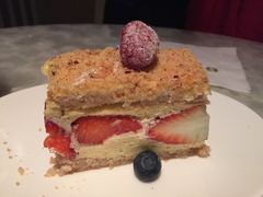 草莓蛋糕-AZUR聚(香格里拉饭店)