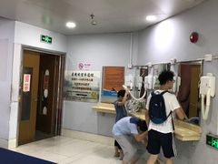 -小海豚国际游泳培训中心(浦东塘桥店)