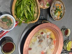 -阿婆情腊排骨火锅·野生菌季(古城旗舰店)