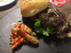 -HIGH FIVE哈福手工汉堡(桂林路店)