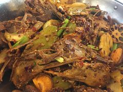爆辣干锅鸭头-安诚居干锅鸭头(八角店)