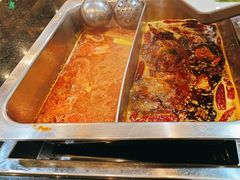 -百年川椒重庆老火锅(光谷店)