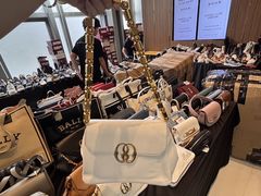 -广州周大福金融中心