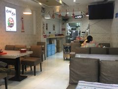 大堂-丽丽三鲜螺蛳粉(田林路店)