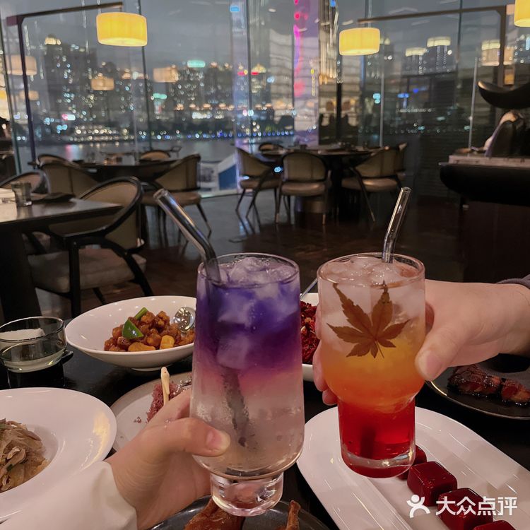 坐拥上海外滩270度夜景的高颜值餐厅🍴