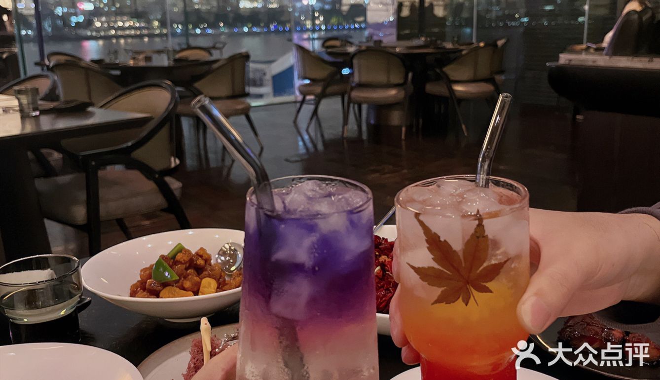 坐拥上海外滩270度夜景的高颜值餐厅🍴