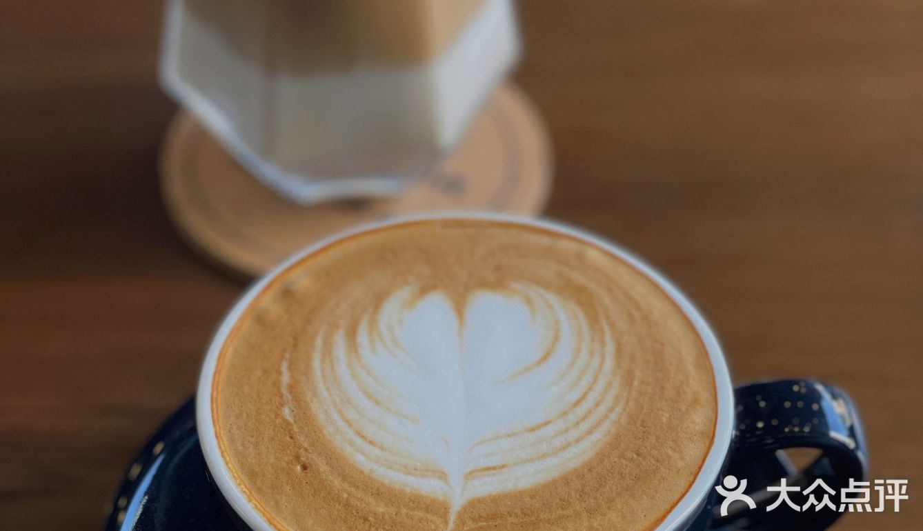 阳江探店|马路边波西米亚原木风咖啡店☕️