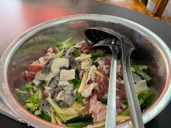 -周良天山牛杂城(天山路总店)