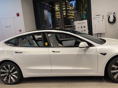 -TESLA 特斯拉(上海太古汇体验店)