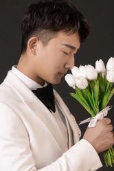 -伯爵婚纱摄影(光谷店)