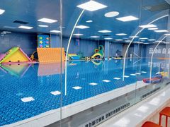 -蓝鲸奇亲子游泳俱乐部