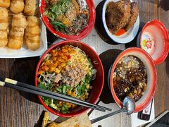 -爆炸头阿姨小四川正宗川味小吃(无任何分店)