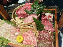 -山川小町·极番烧肉(新地假日广场店)