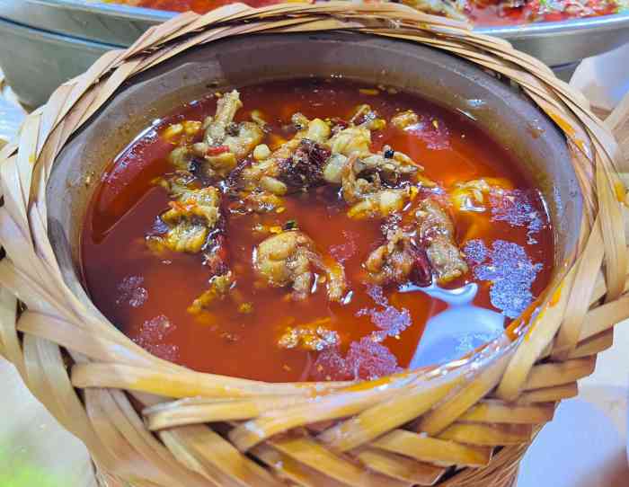 山城饭局·市井江湖菜(南坪万达店)-"位置也很好找,就在优衣库对面