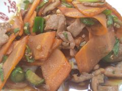 擂辣椒红萝卜炒肉-百年德园(侯家塘店)